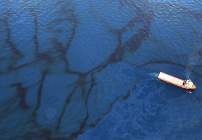 外媒发布墨西哥湾漏油两个月照片（图）