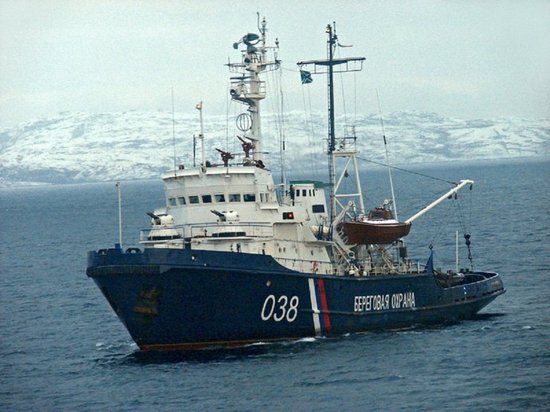 俄巡逻艇炮击中国渔船扣押36人 中方无人伤亡（图）