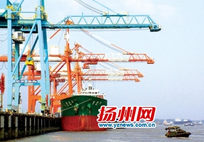 3位代表委员聚焦扬州港口:产业转型助推扬州港提档