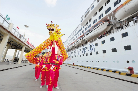舟山群岛开通国际邮轮港 1000多名台湾游客直达舟山