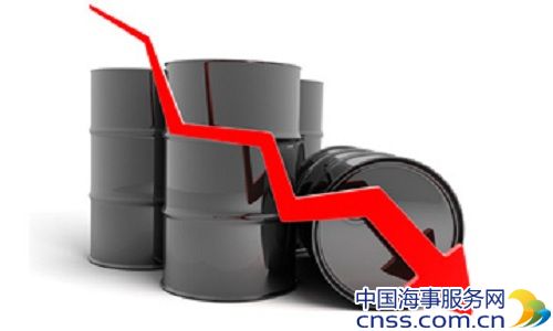 油价震荡收低 因美元走强和伊朗消息抵销供应忧虑