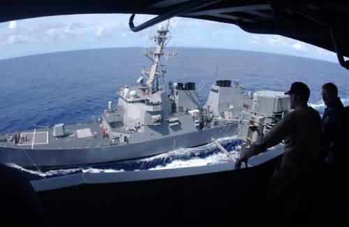 美军舰进南海岛礁 揭秘美国“航行自由计划”