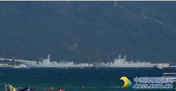 大连造船厂建造的首艘052d型驱逐舰下水图