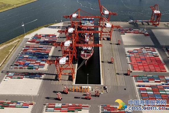 据日本国土交通省消息，日本政府已经以5亿日元（约合440万美元）的价格买下了横滨港和川崎港运营公司50%的股份。