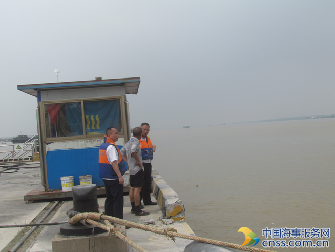 安庆海事局领导来长江贵池水道检查指导汛期水上安全工作