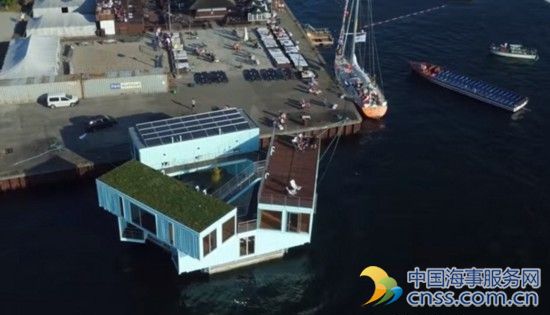  丹麦房产商将集装箱改造成海上学生宿舍 