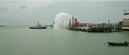 海南八所港一艘危化品船机舱爆炸 致1名船员身亡