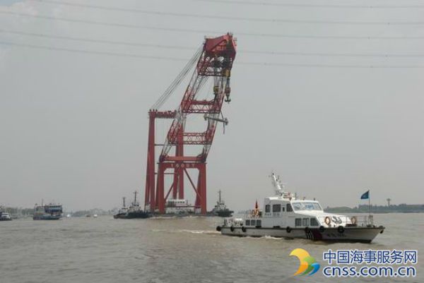 推进黄浦江水环境治理 后天起申城全面清退浮吊设施