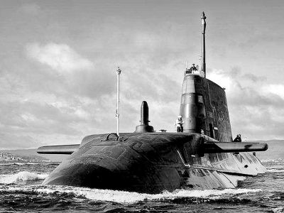 噪音最小潜艇：英国核潜艇“无畏”号下水试验