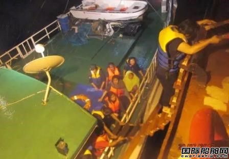 “大宋”轮成功救助遇险印尼医疗船