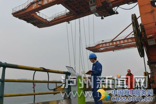 四川首套港口岸电系统在泸州港投运 可供12只船同时充电
