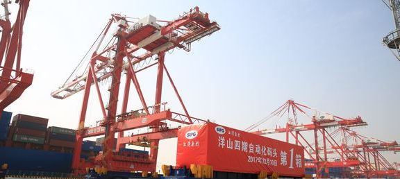全自动化码头规模居全球首位 上海洋山港区四期开港试生产