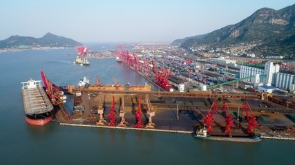 连云港港口已成为我国沿海最大车辆“出海”港之一