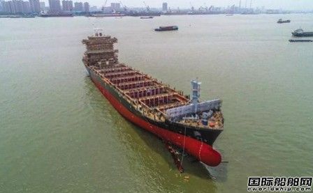 扬子江船业单日实现一船启动一船下水