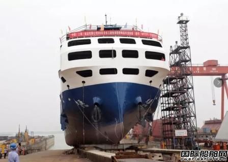 芜湖造船首艘800车位长江滚装船下水