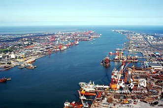 新华社：津冀港口加速融合撑起世界级港口群