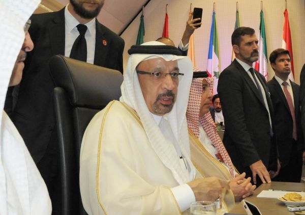 美媒：沙特阿拉伯与伊朗石油价格战或导致欧佩克分裂