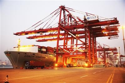 美媒：山东自动化港口全球领先 自动装卸效率一流