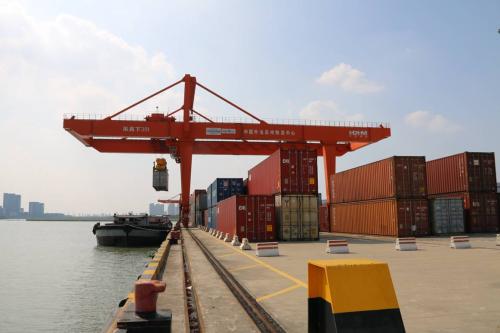 数十艘船舶在中国九大港口压港，原因为何？