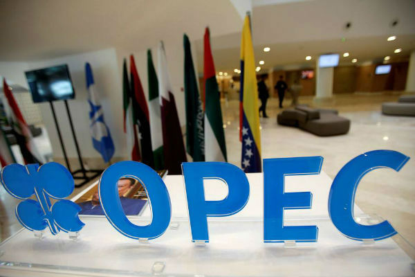 欧佩克领导人认为关键会议前石油市场正趋近平衡