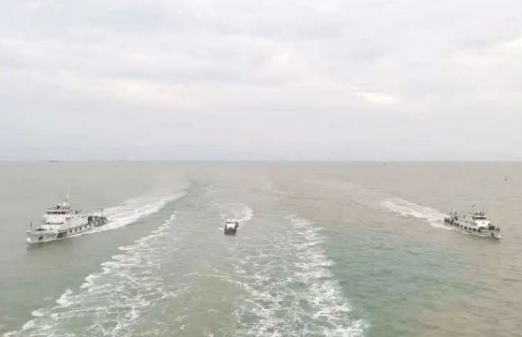 连云港海事局联合多部门开展碍航养捕专项整治活动