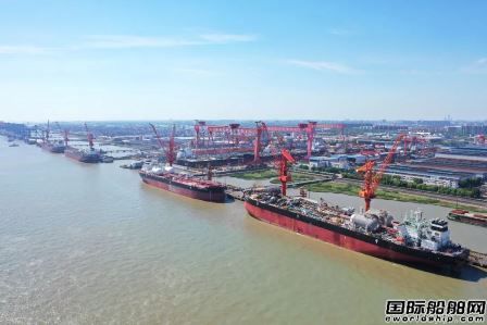 外高桥造船提前完成2022年全年交船任务