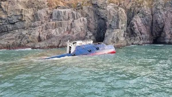 突发！一艘疑似中国籍货轮在韩国西南部海上沉没