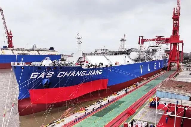 世界最大双燃料运输船！上海交付！