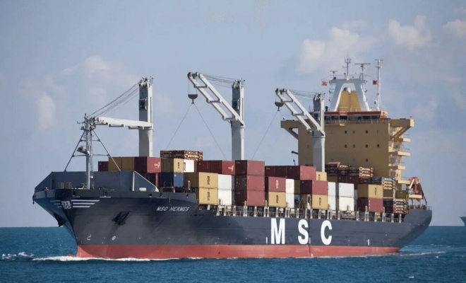 MSC集装箱船南海遇险，25名船员弃船获救！