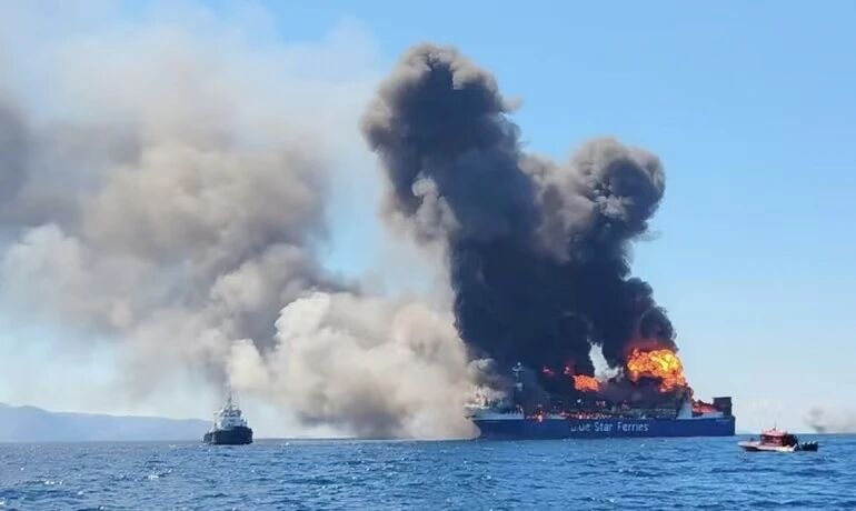 Breaking! Ro-Ro Ship Catches Fire, All 29 People Safely Evacuated