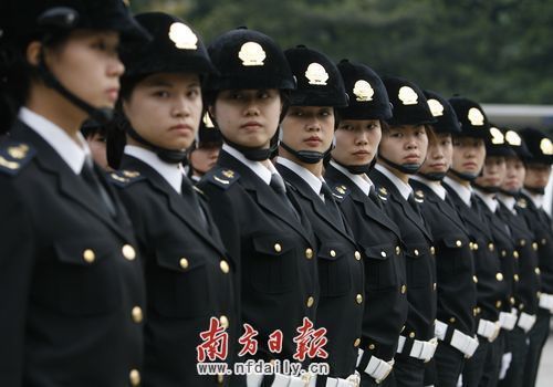 广东首支女子城管执法特勤中队成立（组图）