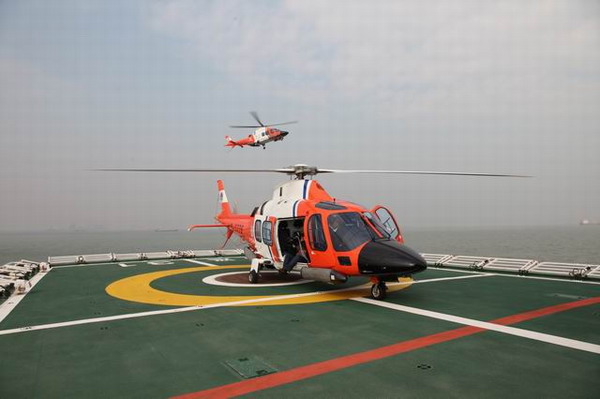 海事直升机首次执行春运空中巡航监管任务