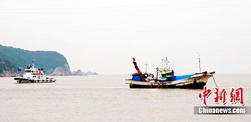 韩籍渔船在温州海域遇险57小时 全部船员获救