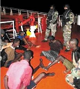 索马里海盗称将报复杀韩国人质（图）