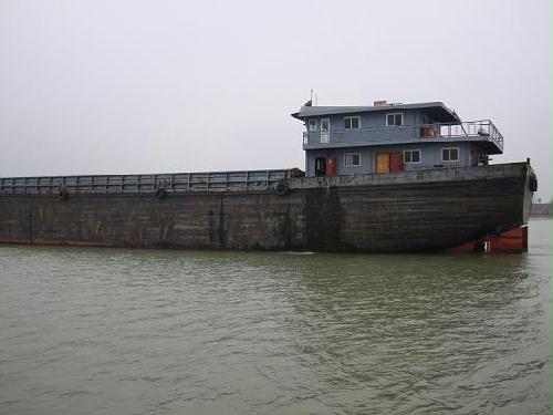 扬州海事局迅速出击截获涉嫌肇事逃逸船舶