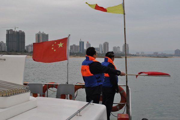 清远海事实施水域封航 确保过江电缆架设安全