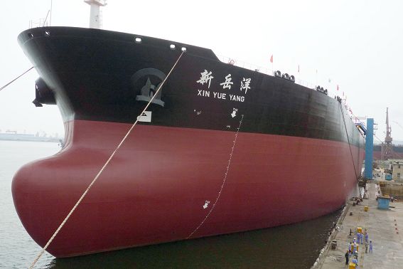 大船集团创18万吨散货船建造十项纪录