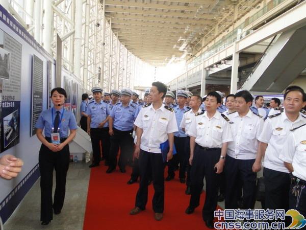 芜湖组织参观“惩治和预防渎职侵权犯罪巡展”