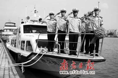 内河航道执法船启用（图）