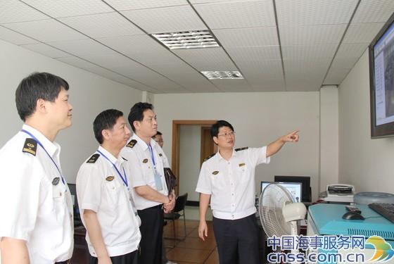 长江海事局副局长邱健华巡视海船船员适任考试