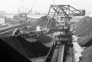 中煤协：中国拟下调进口煤炭增值税及港口费用