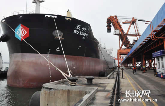 航运规模化 秦市航运史上最大散货轮完成首航