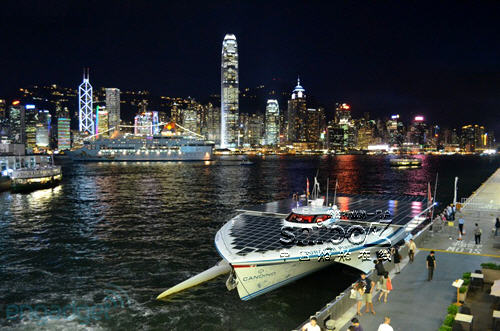 全球最大型全太阳能船到访香港（组图）