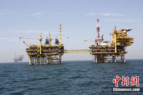 海洋局表示蓬莱19-3油田C平台仍在溢油（图）