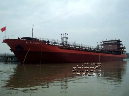 康进船业“金甲3188”油化船下水（图）