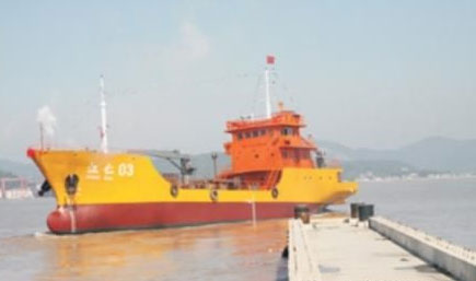东红船业2艘溢油回收船下水（图）