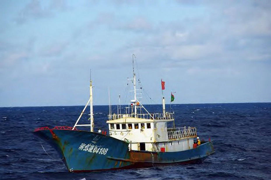 高清：日本海警拘捕中国渔船船长