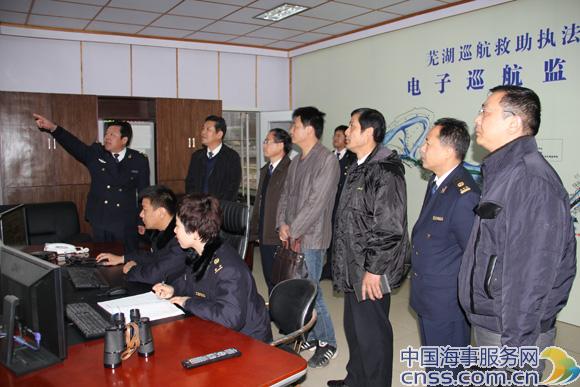黄石海事局副局长到芜湖执法支队参观交流（图）