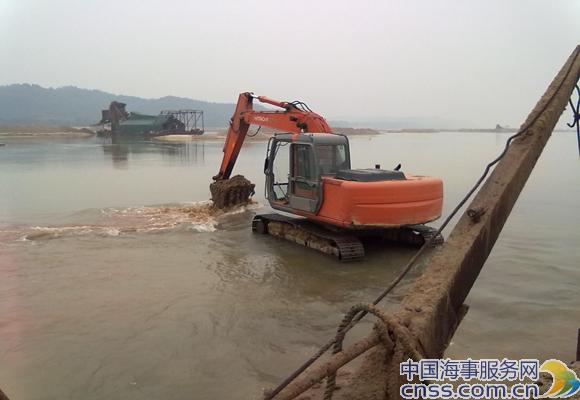 江西省吉安港航分局组织疏浚清障（图）