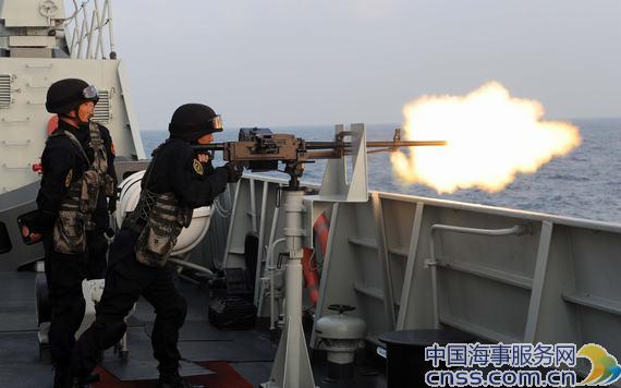 中国海军第十批护航编队亚丁湾演练反海盗袭扰